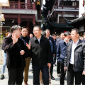建為新聞 | 湖南省委常委、市委書記謝衛(wèi)江赴上?？疾?></a>
                                    </div>
                                <div>
                                    <b class=